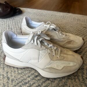 New Balance 327 Sneakers